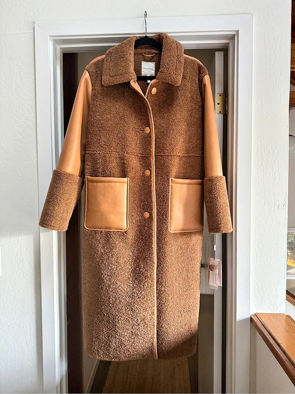 AVEC LES FILLES COAT